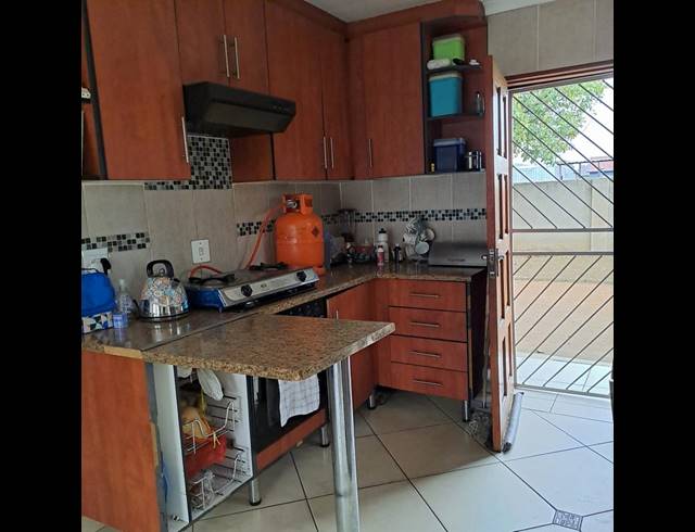 3 BEDROOM HOUSE FOR SALE IN SOSHANGUVE EAST